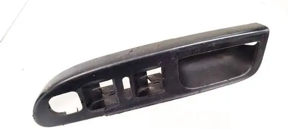 Volkswagen PASSAT B6 Front door window switch trim 3c1867171