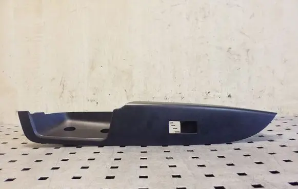 Opel Antara Rear door window switch trim 201005552