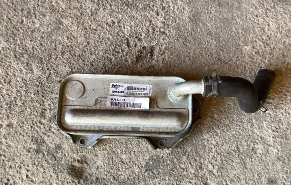 Toyota RAV 4 (XA30) Oil filter mounting bracket 157100R01000 988967T 28115658