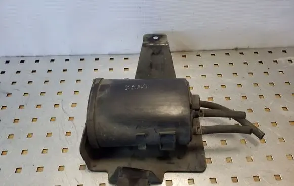 Active carbon filter fuel vapour canister