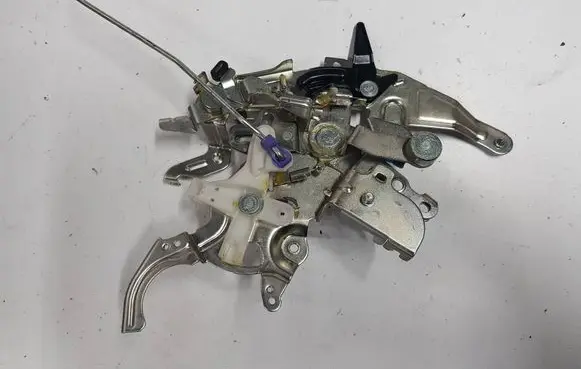 Dacia Dokker Rear door lock 
