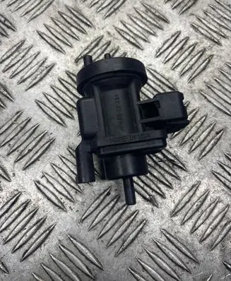 Mercedes-Benz E W211 Turbo solenoid valve A0005450427