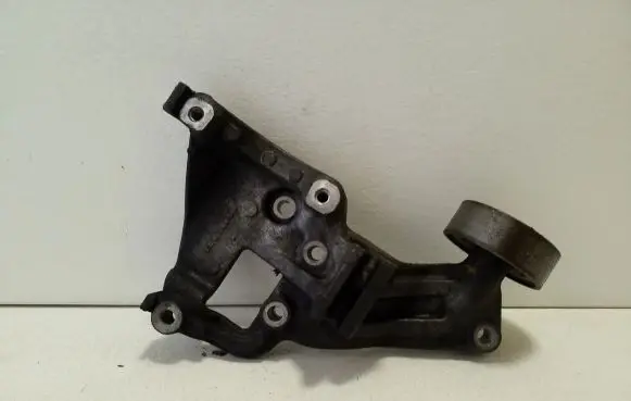 Mitsubishi Outlander Generator/alternator bracket 1801A061