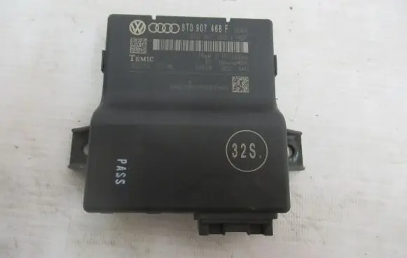 Audi A4 S4 B8 8K Gateway control module 8T0907468F