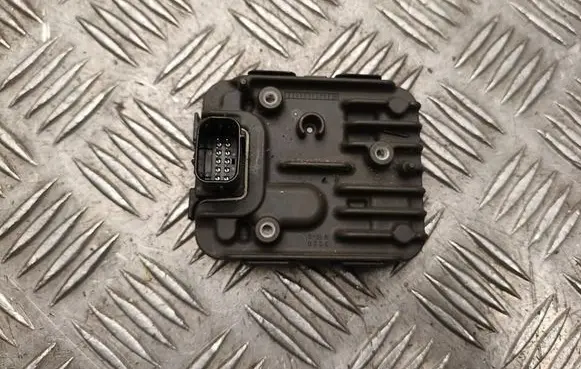 Toyota Yaris XP210 Distronic sensor radar 8821052120