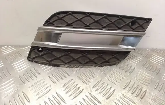 Mercedes-Benz GL X164 Front fog light trim/grill A1648853422