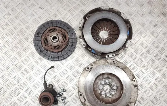 Toyota Avensis T270 Clutch set kit 3125005140C 3140005010