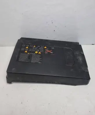 Opel Vivaro Battery box tray cover/lid T06009A182