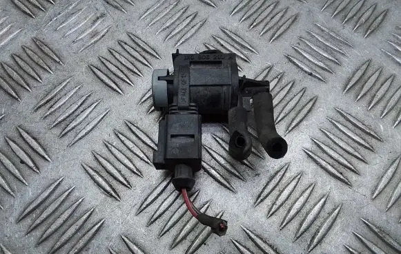 Vacuum valve