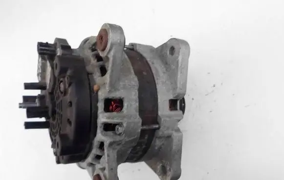 Nissan X-Trail T32 Generator/alternator 231004BE0A