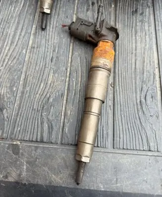 BMW 5 E60 E61 Fuel injector 0445115077