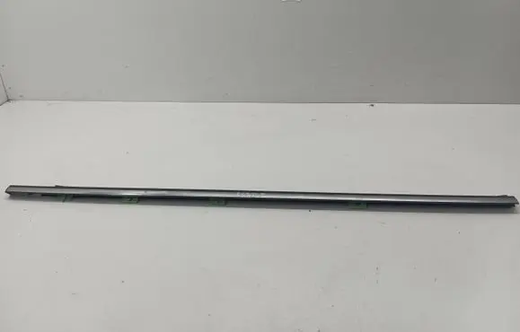 Mazda Xedos 6 Front door glass trim molding