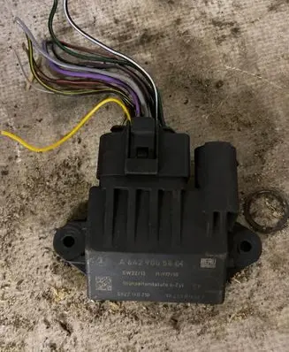 Mercedes-Benz E W211 Glow plug pre-heat relay A6429005801 0522140210 12352016243