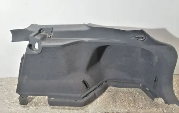 Toyota Avensis T270 Trunk/boot lower side trim panel 6473005080