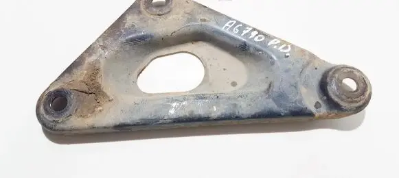 Opel Astra H Engine mounting bracket
