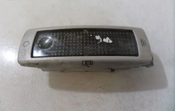 Volkswagen PASSAT B5 Rear seat light 3B0947291