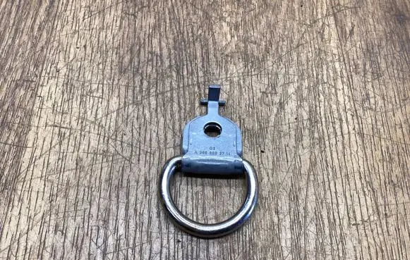 Tie down hook / loop