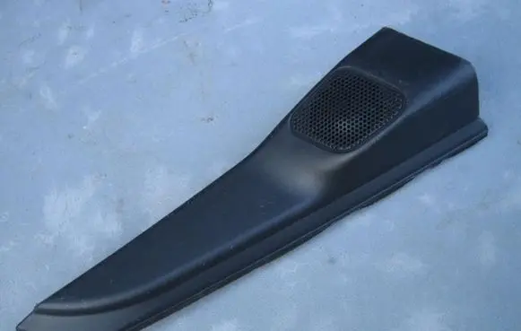 Mitsubishi Grandis Other front door trim element