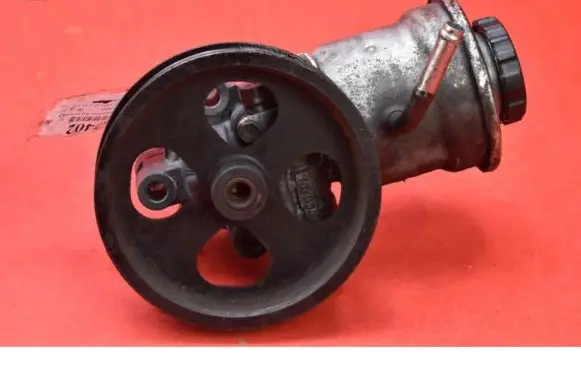 Toyota Avensis Verso Power steering pump