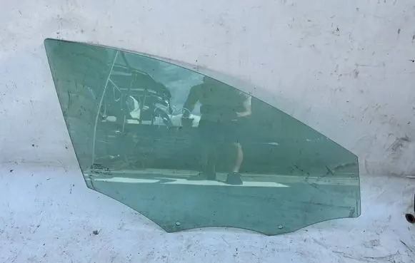 Volvo V40 Front door window glass four-door 43R00049 E000292
