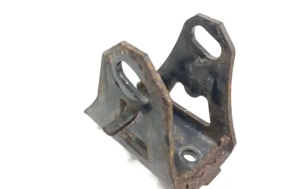 Toyota RAV 4 (XA30) Engine mounting bracket