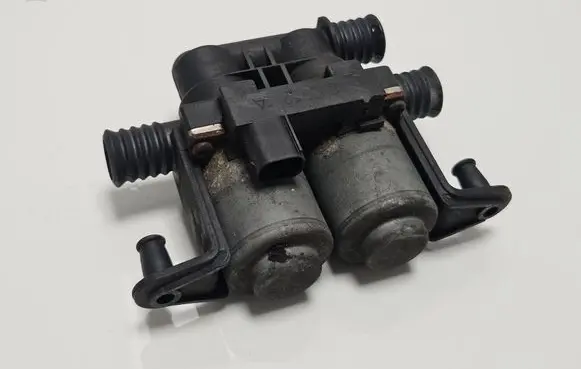 BMW X5 E53 Coolant heater control valve 8374995 1147412