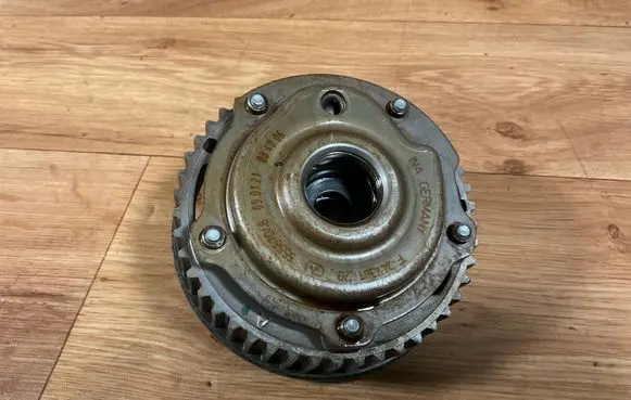 Opel Astra H Camshaft pulley/ VANOS 55567048