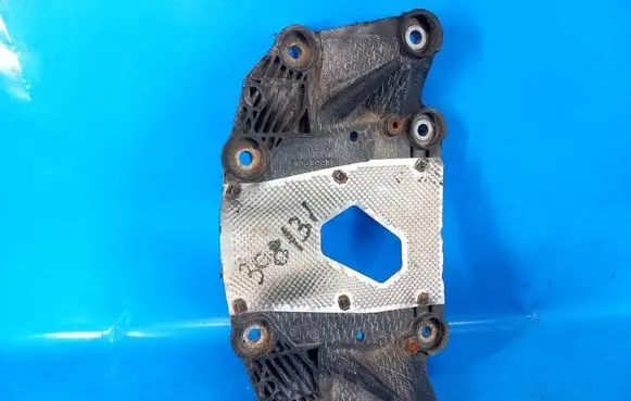 Volvo XC70 Gearbox mounting bracket 3063993