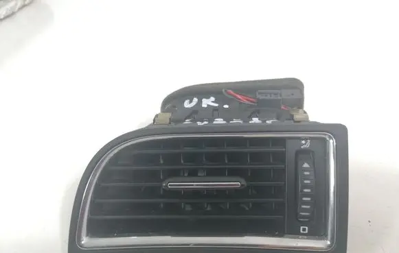 Skoda Superb B6 (3T) Dashboard side air vent grill/cover trim 3T0819701