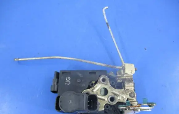 Chevrolet Tacuma Front door lock