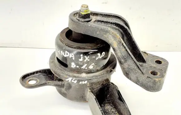Hyundai ix20 Engine mount bracket 218151P000