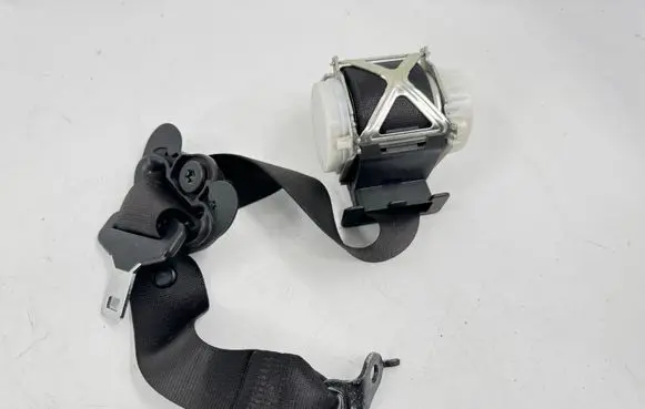 BMW 1 F20 F21 Front seatbelt 7243308