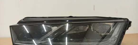 Skoda Octavia Mk4 Headlight/headlamp 5E4941015A 030111823300 LE18A6419