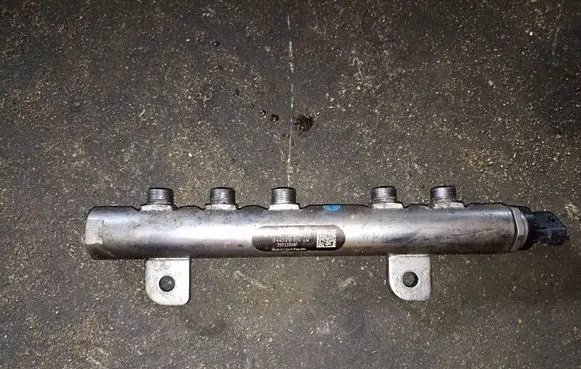 Jeep Grand Cherokee Fuel main line pipe 35032008F