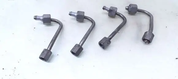 Fuel injector supply line/pipe