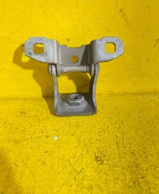 Alfa Romeo Giulietta Tailgate/trunk/boot hinge