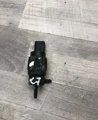 Audi A6 S6 C7 4G Windscreen/windshield washer pump 8K5955647
