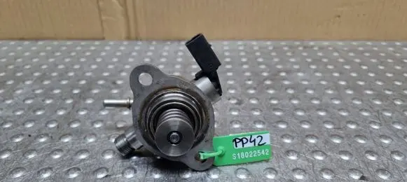 Audi A3 8Y Mechanical fuel pump 05E127027L