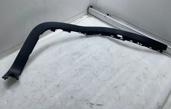 (C) pillar trim