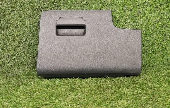 Volkswagen Tiguan Glove box 5M1857921G