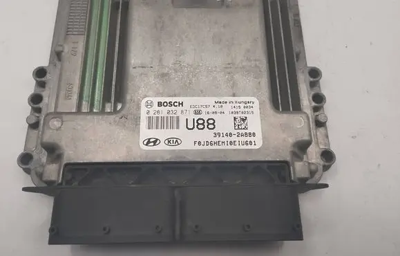 KIA Ceed Engine control unit/module 0281032871 EDC17C57 391402A880