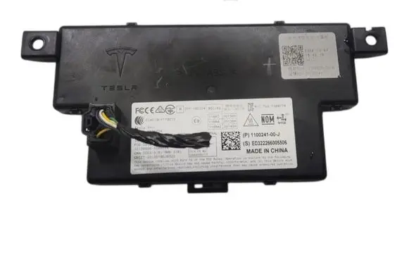 Tesla Model 3 Door central lock control unit/module 110024100J