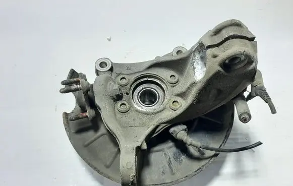 Volkswagen PASSAT B6 Front wheel hub