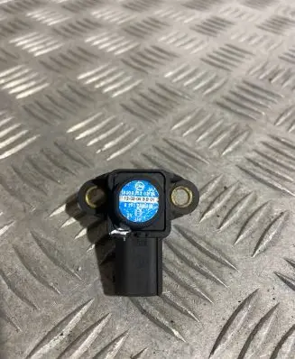 Mercedes-Benz E C207 W207 Air pressure sensor 0261230251