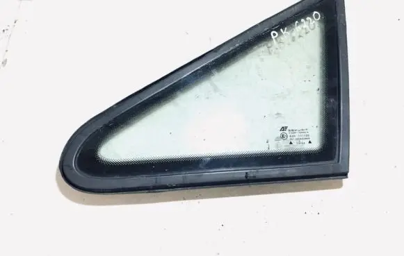 Volkswagen Sharan Front triangle window/glass 