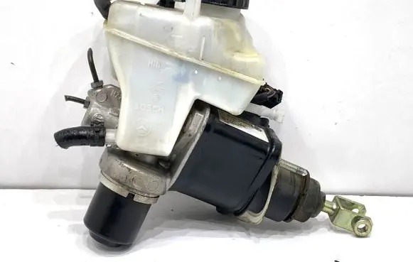 Mercedes-Benz E W211 Brake booster A0004300312