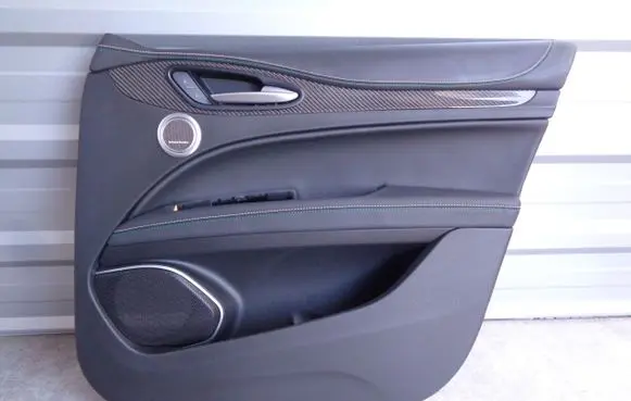 Alfa Romeo Stelvio Front door card panel trim
