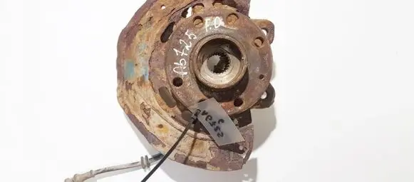 Opel Vectra B Front wheel hub