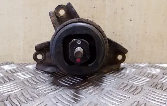 KIA Sportage Engine mount bracket