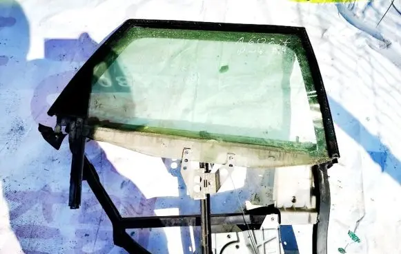 Audi A4 S4 B5 8D Rear door window/glass frame 